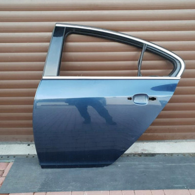 Drzwi tył tylne HB SEDAN Opel Insignia igły Z22a