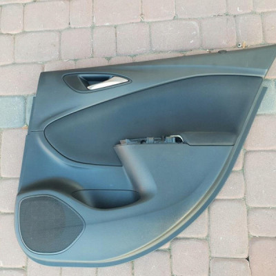 Boczek drzwi tył kombi welur Opel Astra K V 4016