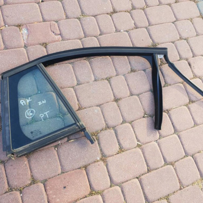 Uszczelka zgarniacz szyba tył Opel Astra K V 2016r