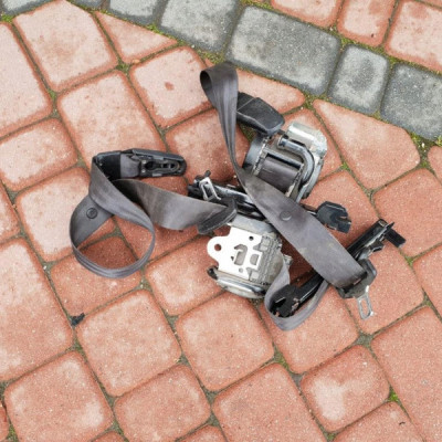 Pas pasy przód przednie Skoda Superb 2013r