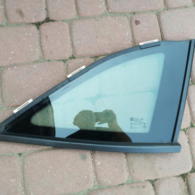 Szyba tył tylna karoseryjna 2016r Opel Astra K V 5