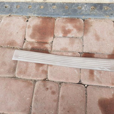 Listwa progowa prawy tył Mercedes W218 A2126861236