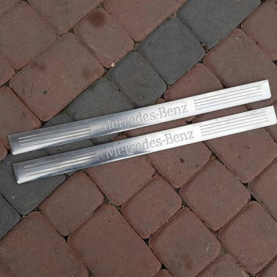 Listwy progowe Mercedes W218 CLS A2126860936