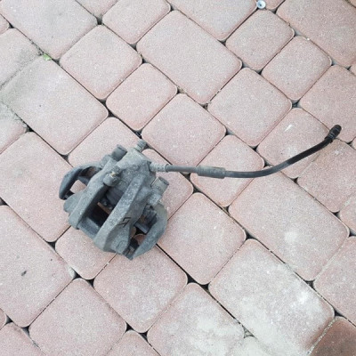 Zacisk tył tylny lewy 350 Mercedes W218 CLS