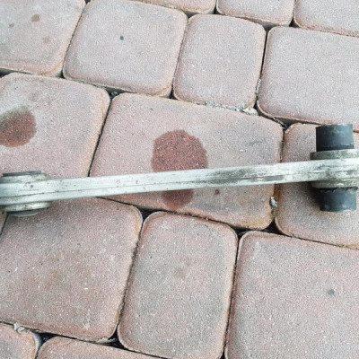 Wahacz tył tylny prawy sanki Mercedes W218 CLS