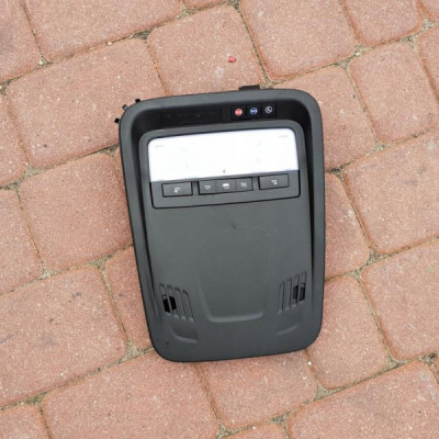 Lampka podsufitki ONSTAR Opel Astra K 5 V 13415545