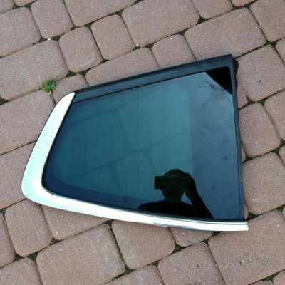 Szyba tył tylna chrom ciemna Opel Zafira C 2017r