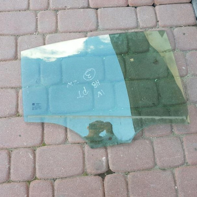 Szyba prawy tył 2013r. Insignia Sedan Hatchback