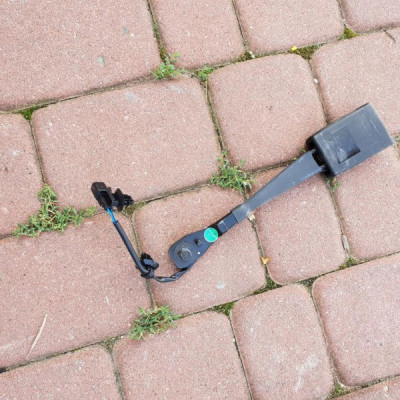 Zapinka pasa czujnik Opel Insignia B 84233018