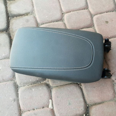 Podłokietnik skórzany IGŁA Opel Insignia B