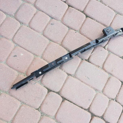 Ślizg zderzaka tył lewy Opel Insignia 13239123