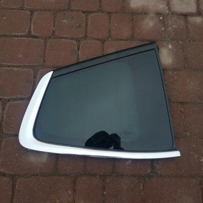 Szyba tył tylna karoseryjna Opel Zafira C 2011r