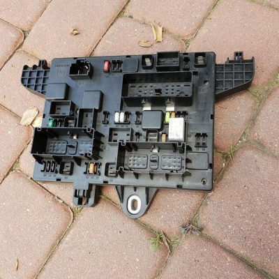 Moduł komfortu skrzynka Opel Astra J IV 13449200