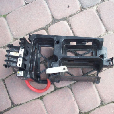 PODSTAWA SKRZYNKI BEZPIECZNIKÓW Astra H III