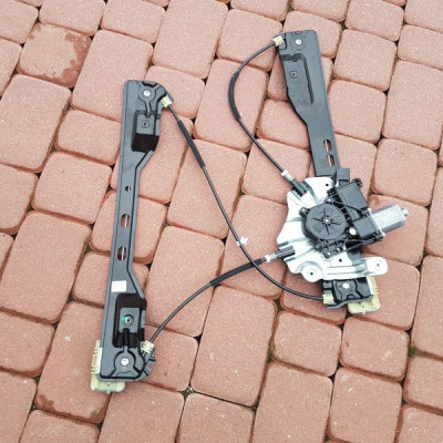 Podnośnik szyby prawy przód Opel Zafira C 13260138