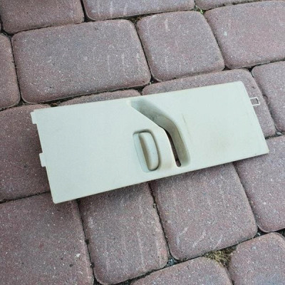 Obudowa osłona pasa lewa kremowa Opel Insignia