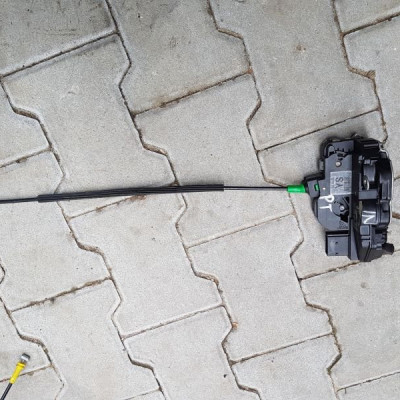 ZAMEK DRZWI PRAWY TYŁ OPEL INSIGNIA 13578023