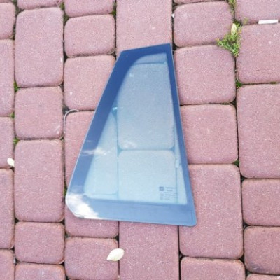 Szyba tył tylna jasna Opel Insignia kombi 2014r