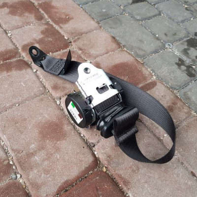 Pas prawy 2 rząd Opel Zafira C 619228100C