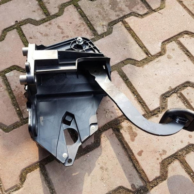 Pedał hamulca podstawa Movano Master 180101626R