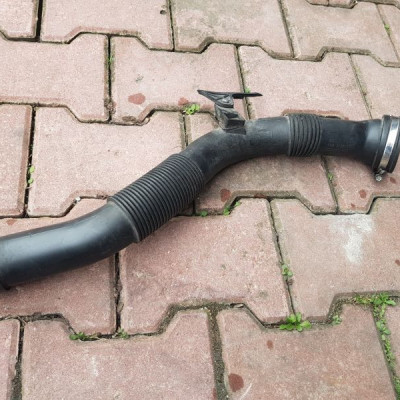 Rura przewód dolot powietrza Opel Corsa D 55557413