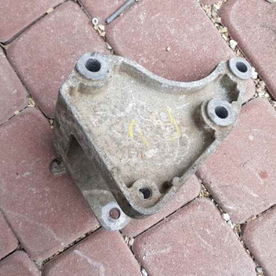 ŁAPA SKRZYNI VECTRA C 1.9CDTI 13112030