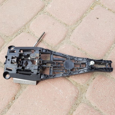 Podstawa klamki mocowania Opel Insignia 13505890