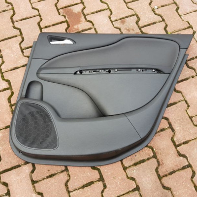 Boczek drzwi tył tylny Opel Zafira C 13453725