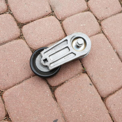 Napinacz paska 2.0T OPC Opel Astra J IV 12605175