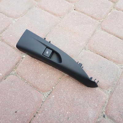 Przełacznik szyb tył tylny Opel Zafira C 13301888