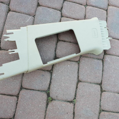 Obudowa słupka Opel Insignia 13299263 kremowa