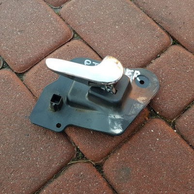 Klamka wewnętrzna prawy tył Meriva A 13121861