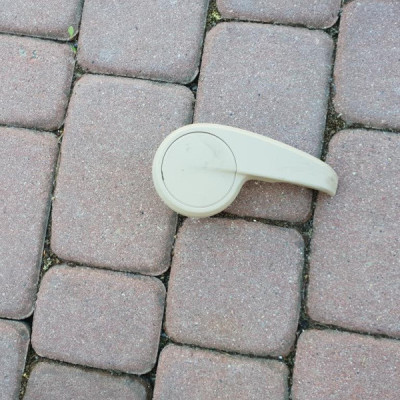 Rączka fotela Opel Insignia 13239055 kremowa