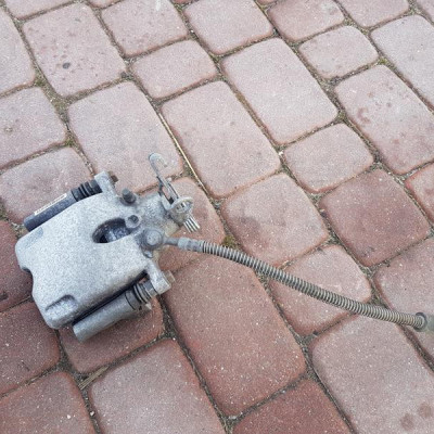 Zacisk tył tylny lewy Opel Insignia FL 39035602