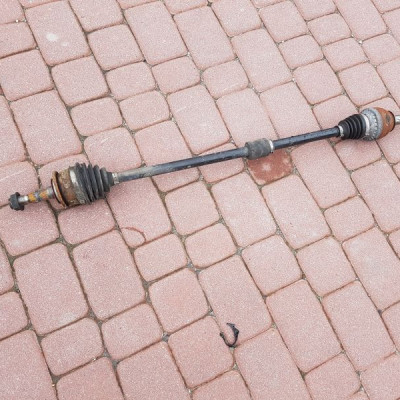 Półoś 1.6 Opel Astra J IV 4 Zafira C 13335141 AAFT