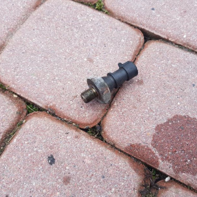 Czujnik ciśnienia oleju Opel Meriva A 55354325