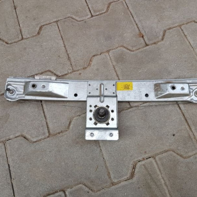 PODNOŚNIK PRAWY TYŁ OPEL CORSA D 13188504