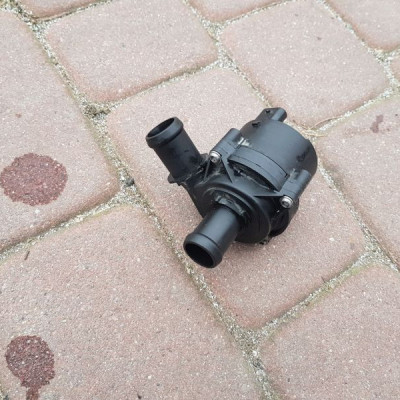 Pompa wody Passat B8 2017r 5Q0965567J