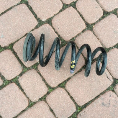 Sprężyna tył tylna Audi S3 RS 8p0 2.0 TFSI