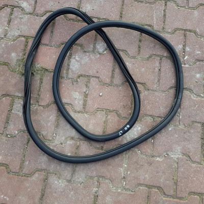 Uszczelka drzwi tył tylna lewa Passat B8 17