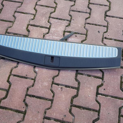 Obudowa bagaznika brąz Opel Astra J IV 13261725