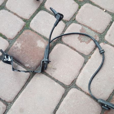 Czujnik przód ABS Clio Renault Captur 479107405R