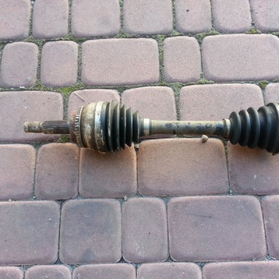 Półoś lewa Verso Avensi 2.0d Toyota D4D 06r 140tys