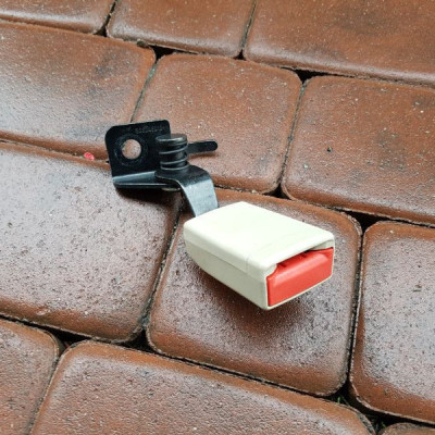 Zapięcie pasa krem kremowy Ople Insignia 13267140