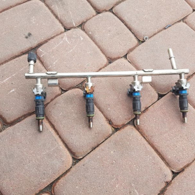 Wtrysk wtryskiwacz A16XER Opel Insignia 55562599