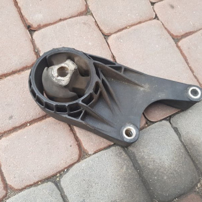 Łapa poduszka Opel Insignia 13227764 1.6 1.8