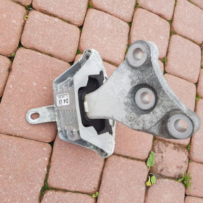 Poduszka łapa silnika Opel Zafira C 13248545 D4