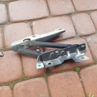 Zawias maski prawy Opel Insignia 12841601 RH