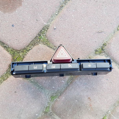 PRZEŁĄCZNIK ŚWIATEŁ AWARYJNYCH CORSA D 13258081