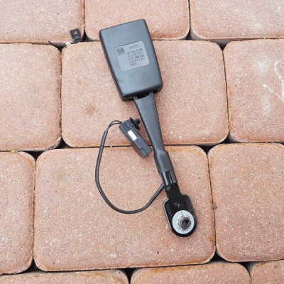 Zapięcie zapinka pasa Zafira C Astra J 13367897